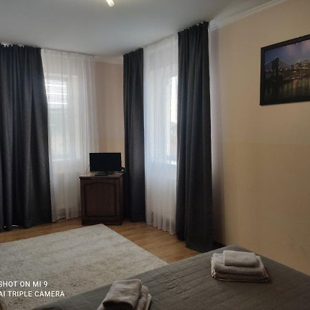 Apartments Domovik On Beregovskaya 3 Munkács Kültér fotó