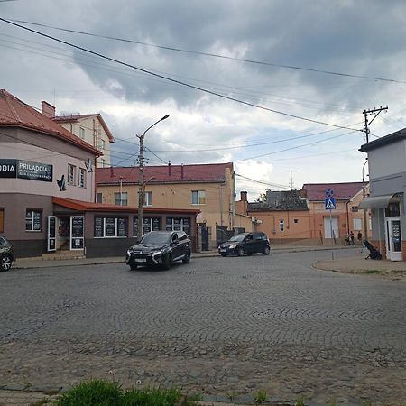 Apartments Domovik On Beregovskaya 3 Munkács Kültér fotó