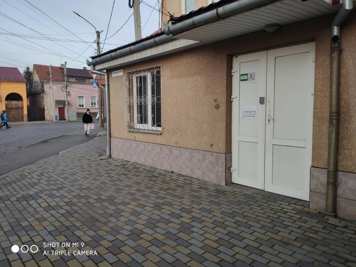 Apartments Domovik On Beregovskaya 3 Munkács Szoba fotó