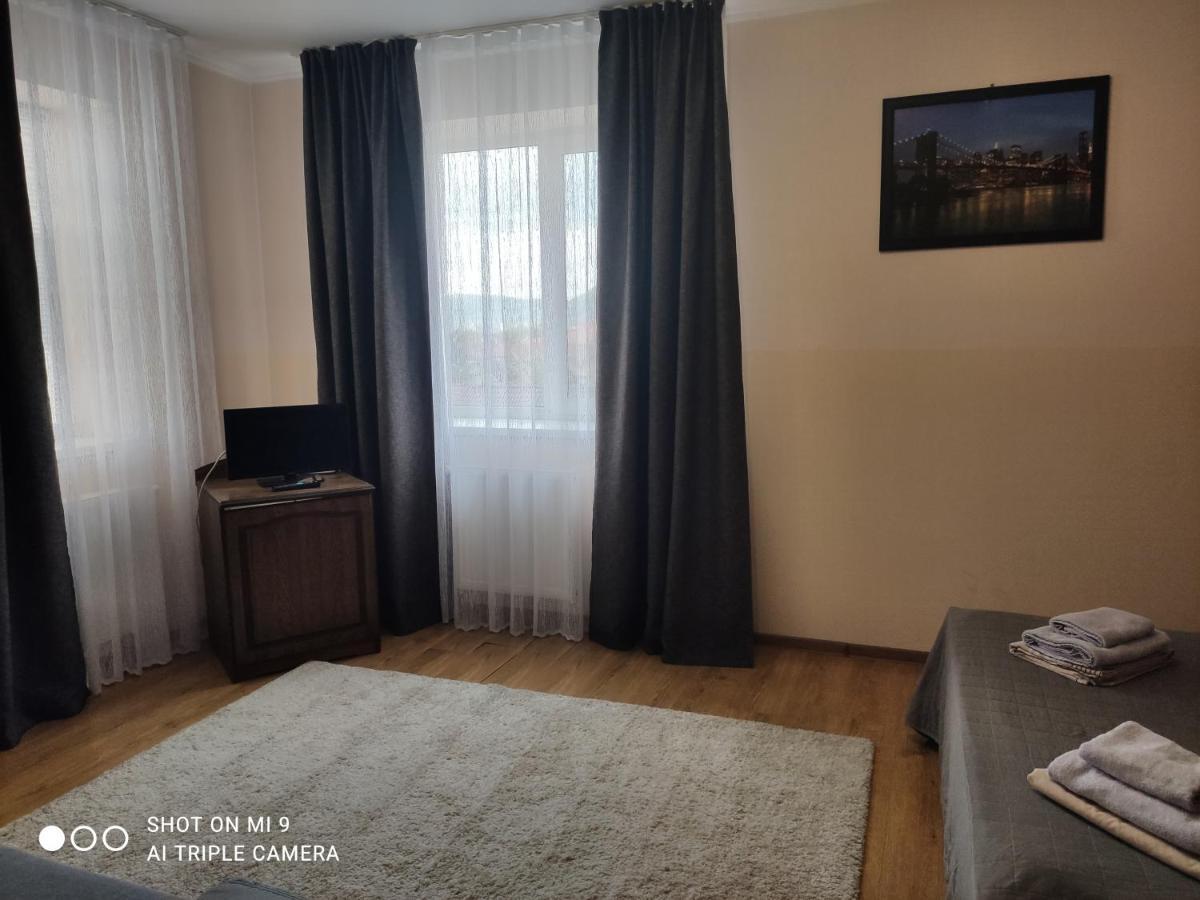 Apartments Domovik On Beregovskaya 3 Munkács Kültér fotó