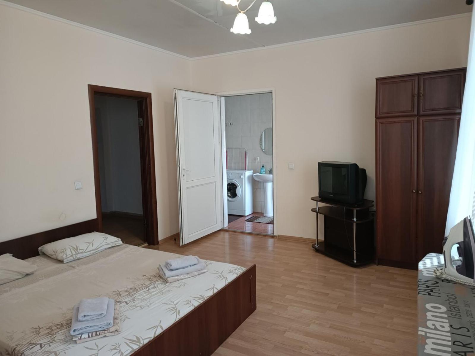Apartments Domovik On Beregovskaya 3 Munkács Kültér fotó