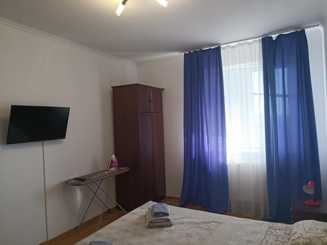 Apartments Domovik On Beregovskaya 3 Munkács Kültér fotó